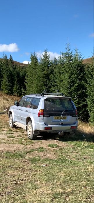 Salut, motor 2.5 disel, pret 3500€  mai multe detalii in privat,