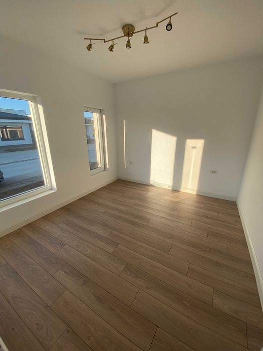 Vila Napoletana Tunari 185k € TVA INCLUS
