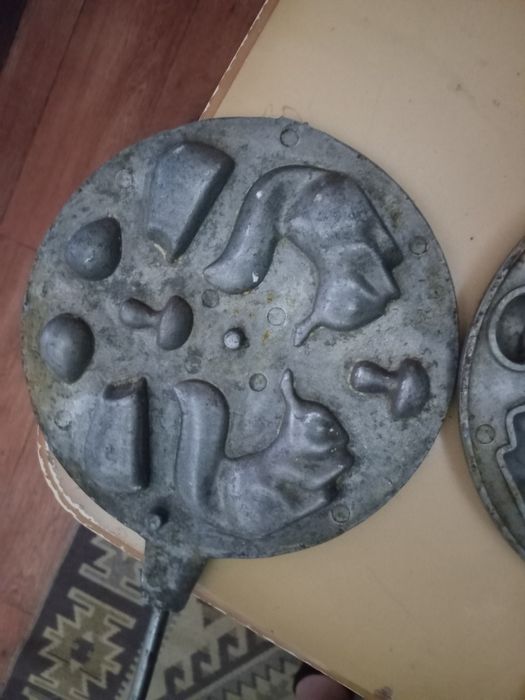 Продам доску для рыбы,  орешницу и блюдо