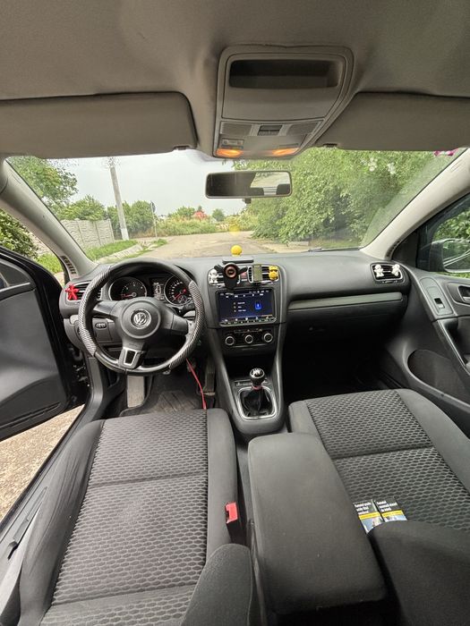 VOLKSWAGEN Golf 2011 — imagine 2