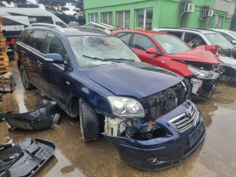 Dezmembrez Toyota Avensis T25 facelift, an 2006, motor 2.2 cutie manuala 6+1 trepte
