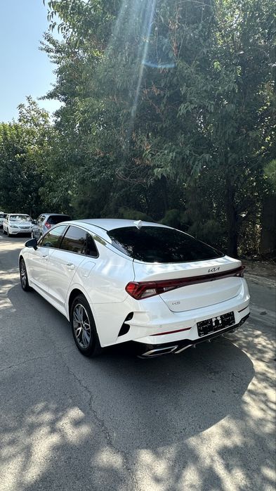 Kia k5 sotiladi