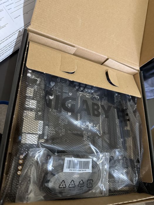 Материнская плата