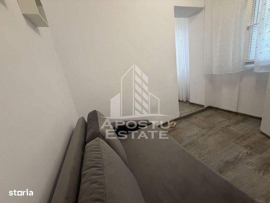 Garsoniera de vanzare, renovata , Zona Lipovei