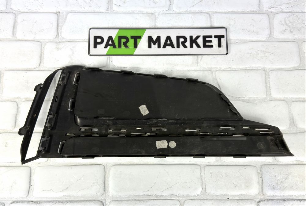 Лява решетка AUDI S5 F5 8W6807681K