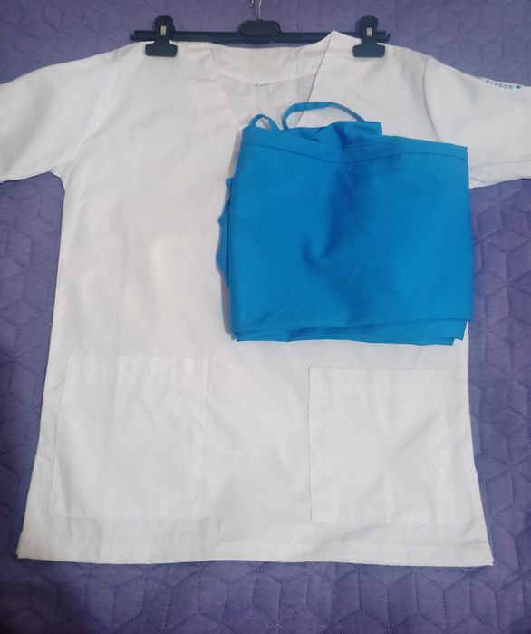 Bluză+pantaloni sanitari pt. eleve, nepurtat