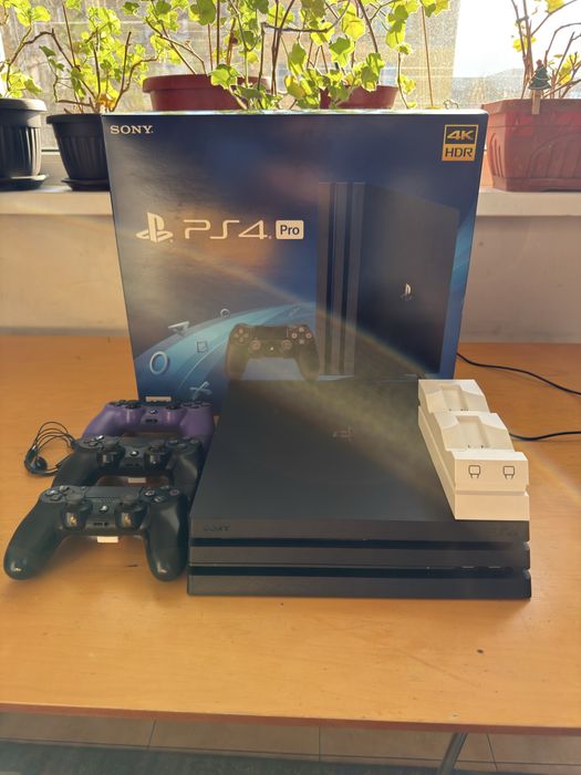 Play Station 4 Pro 1 TB Jet Black