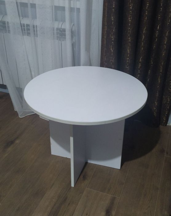 Столик белый новый