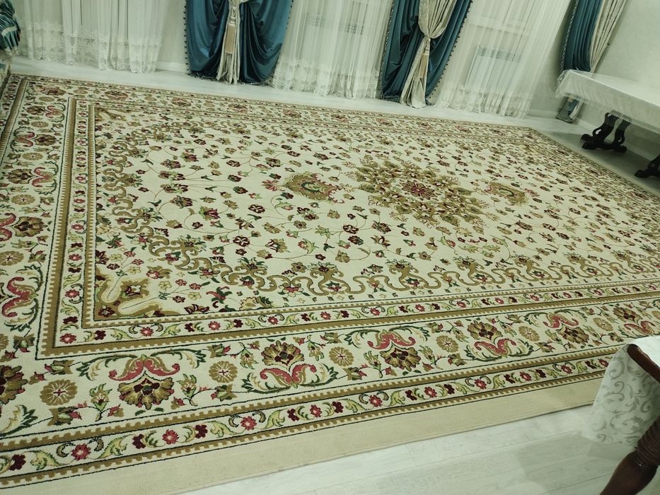 Ковер в хорошем состояние