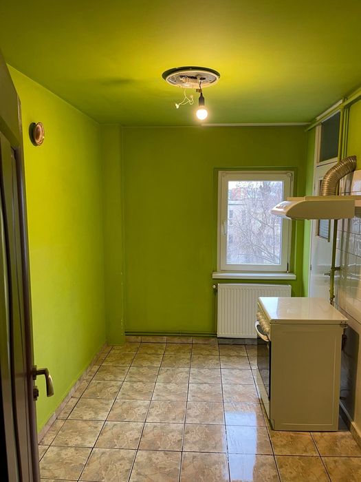 Vând apartament 3 camere 101m2 zona lebădă ( vizavi  de kaufland )