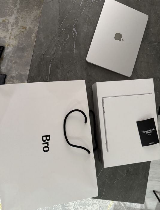 Продаю MacBook Air M4