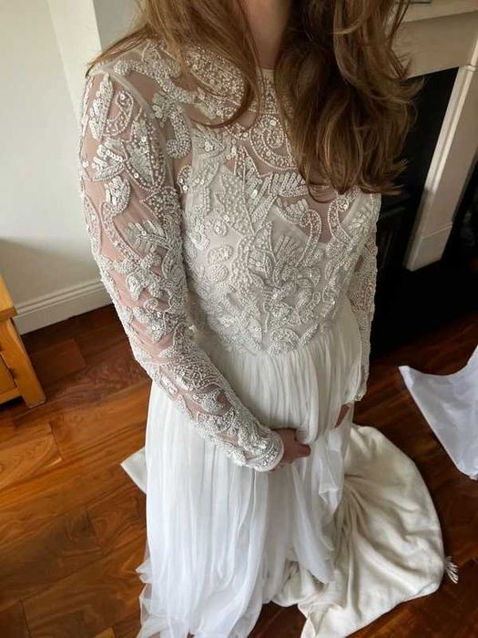 Rochia de mireasa ASOS Bridal xs, cu margele si spate deschis