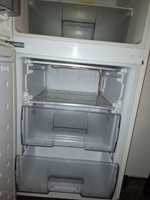Vând frigider, combină frigorifica