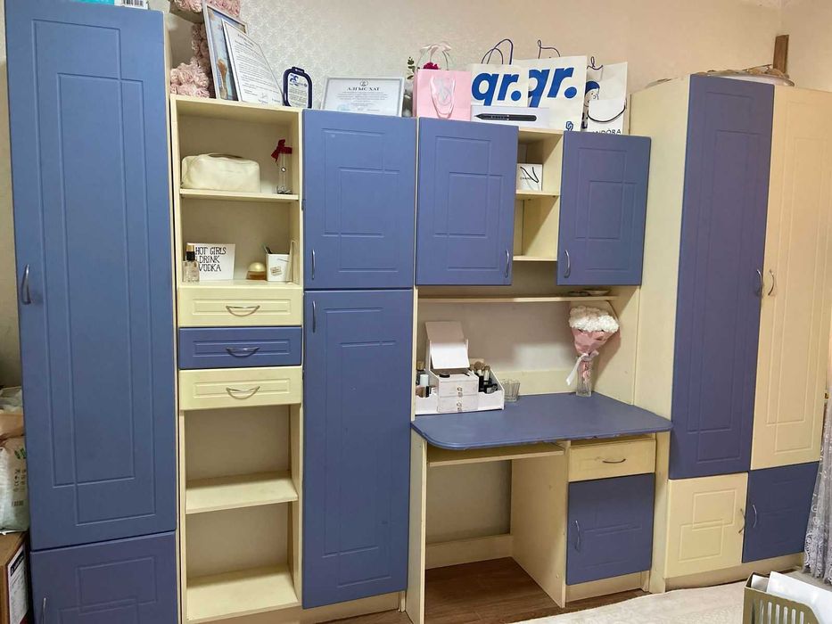 Письменный стол со шкафами