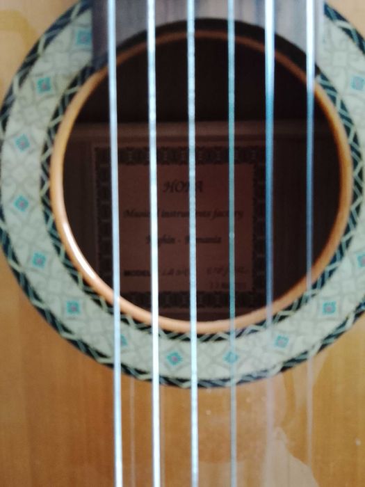 Vând chitara hora reghin