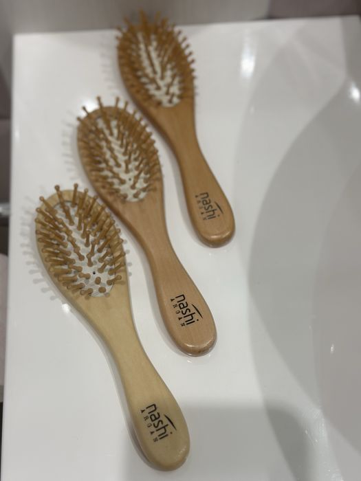 Ленти и четки за коса Nashi