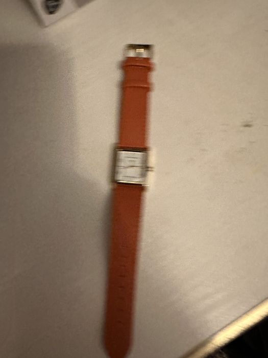 Часовник Parfois с оранжева каишка