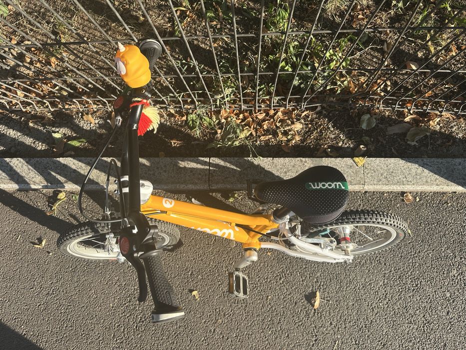Vand bicicleta WOOM 2 impecabila