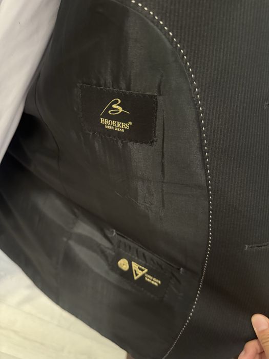 Продам костюм черный