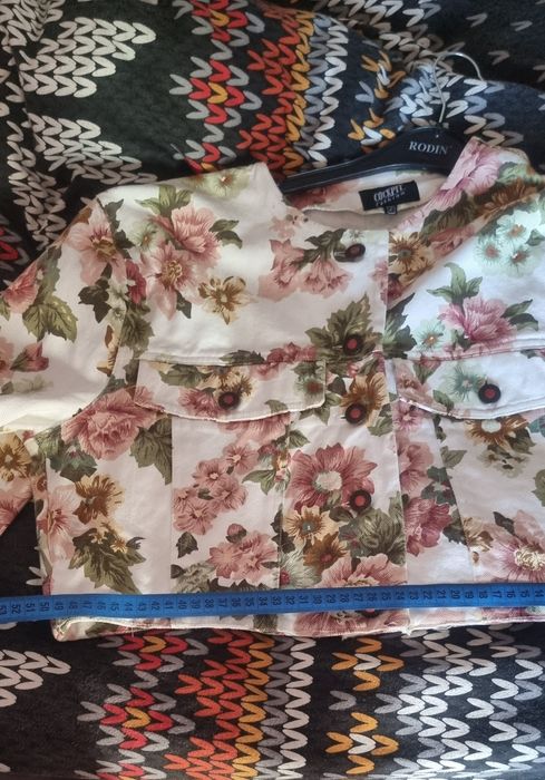 Vând geacă de blugi