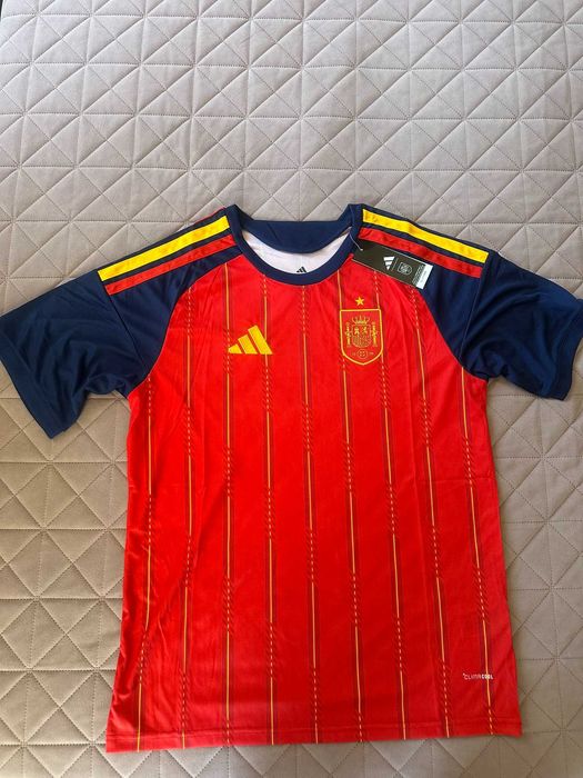 НОВА - ОРИГИНАЛНА ADIDAS Spain Световното 2026 Home Jersey – размер L
