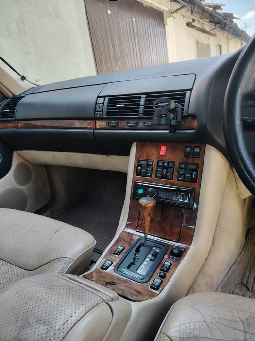 Mercedes 300se atestat istoric in Romania, volan pe dreapta