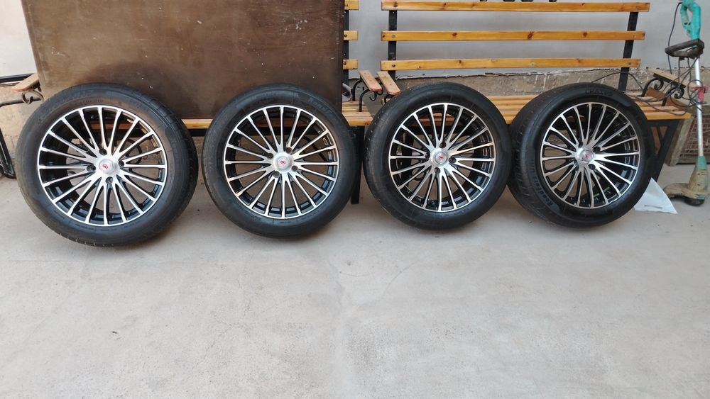 Диска балон сотилади 215/55 R17