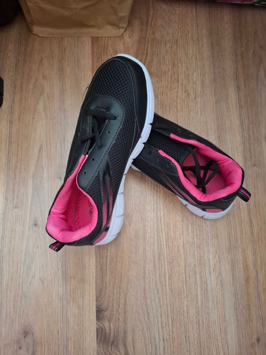 Дамски нови маратонки,номер 38