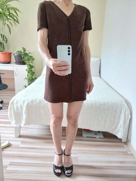 Rochie dreapta impecabila din catifea Bershka