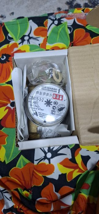 Продам счётчики горячей и холодной воды.