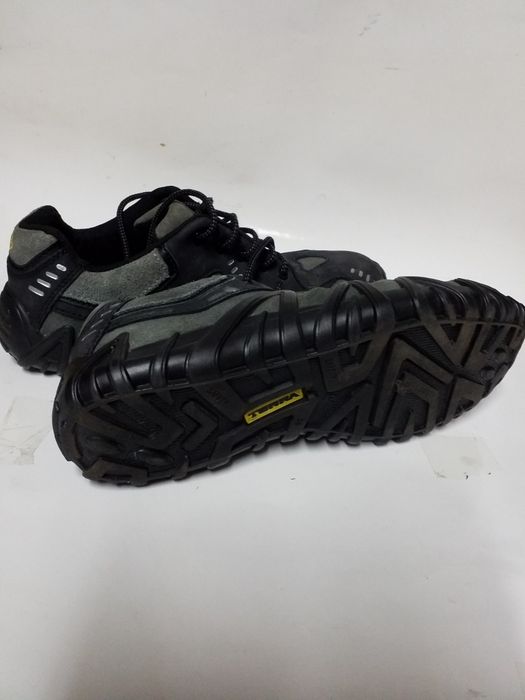 Рабочие ботинки .