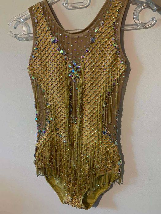 трико за художествена гимнастика