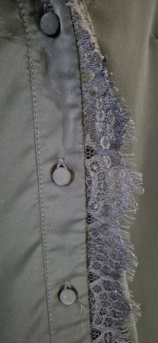 Блузка чёрная с кружевом