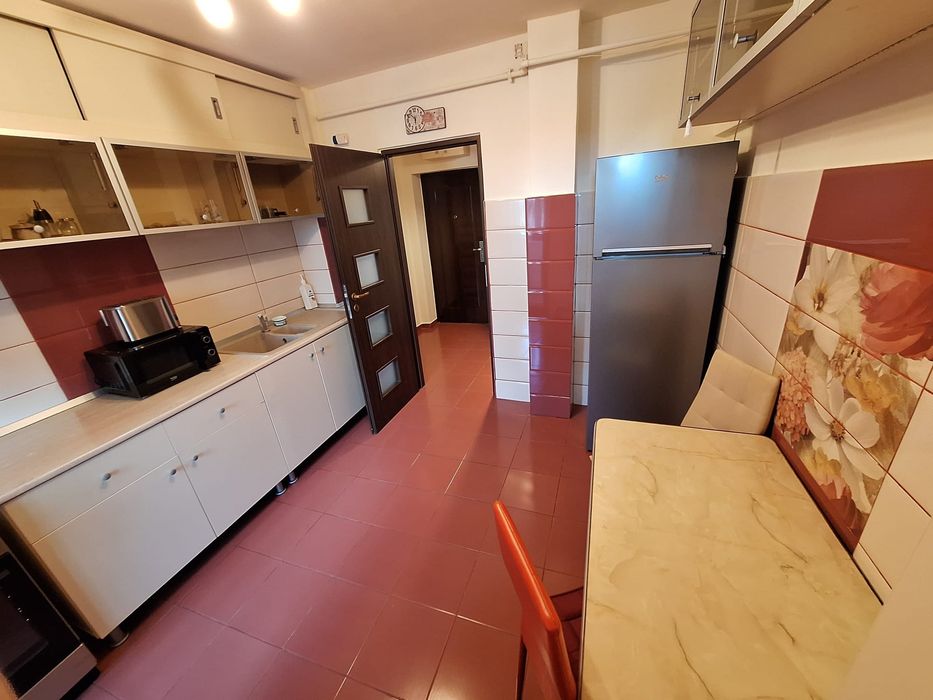 Inchiriez apartament 3 camere ultracentral