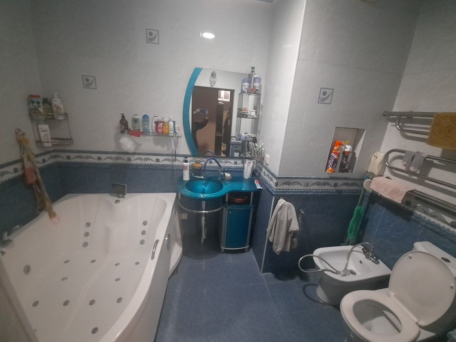 Prodaetsya kvartira v mirabadskom rayone. S ogorodom ograjdyonnim