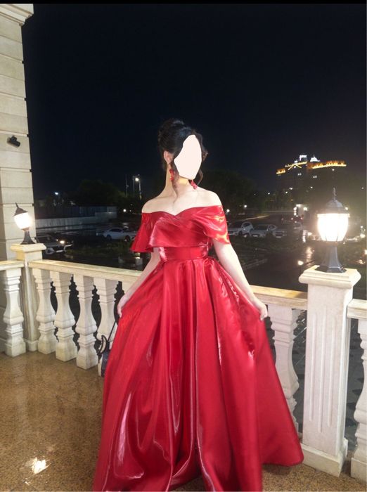 Бальное платье красное