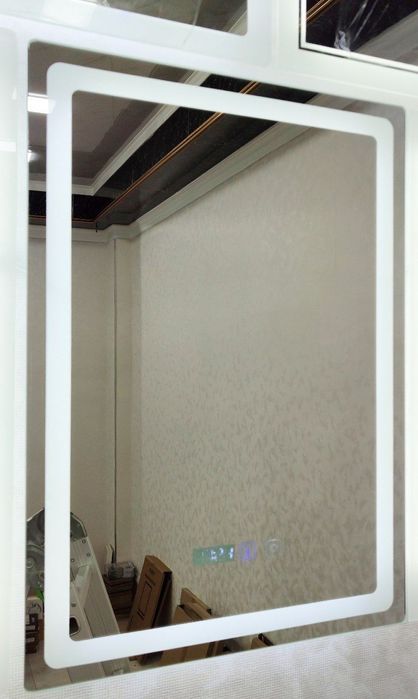 Зеркало с освещением  для туалета и ванной комнаты