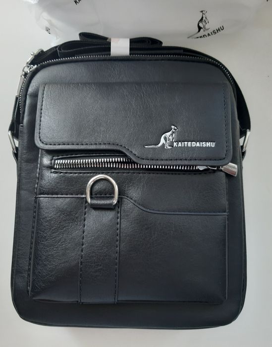 Продам чёрную сумку барсетку