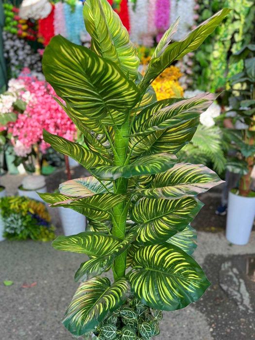 Декоративное дерево — искусственное, как живое