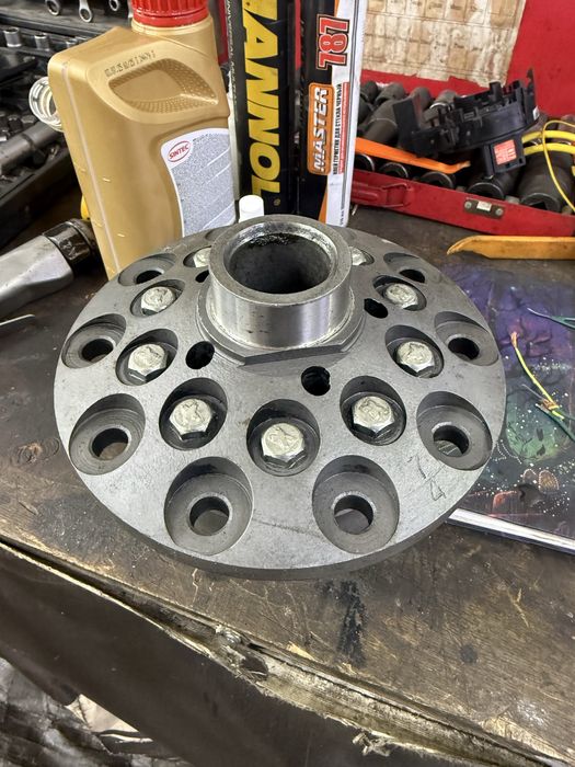 Продам блок редуктор 3uz-fe