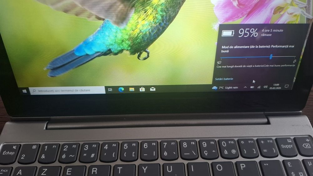 Lenovo Tableta laptop 2 in 1 pret fix