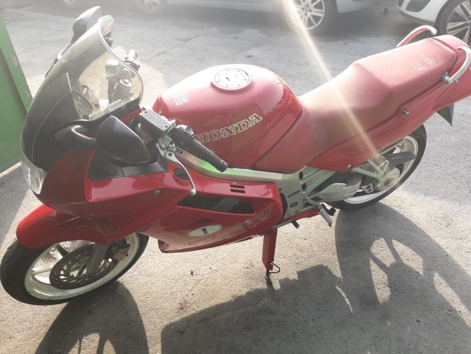 Honda VFR 750 F -На части