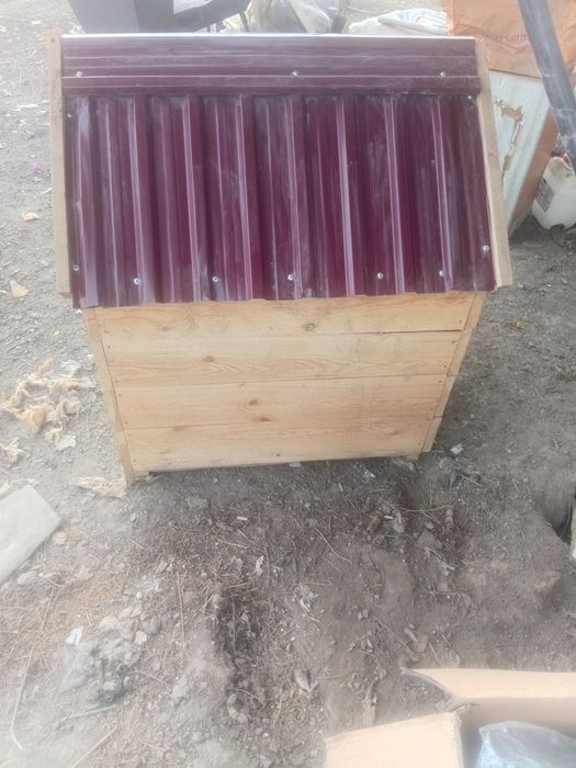 Продам будку для собак.