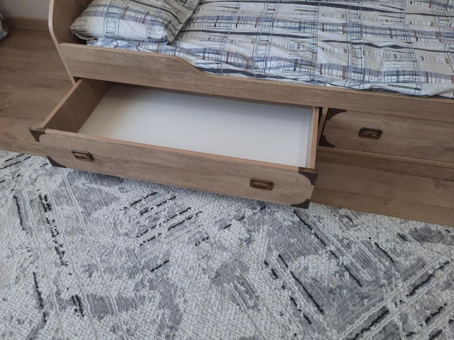 срочно продам кровати