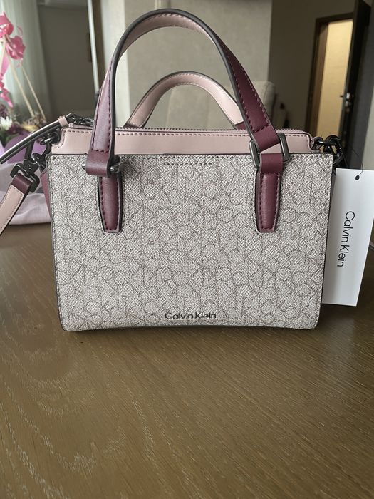 Calvin Klein дамска чанта НОВА 2в1