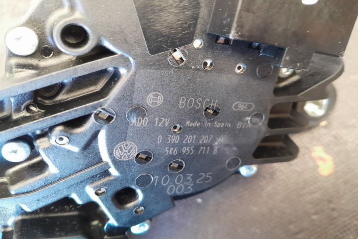 Motoras stergator luneta 0390201207 / 5K6955711B 0390201207 / 5K69557
