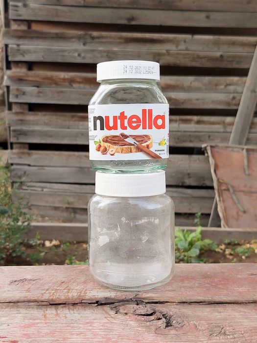 Пластик  и банки под пасты