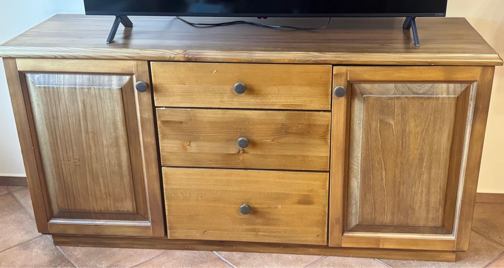 vand comoda lemn masiv