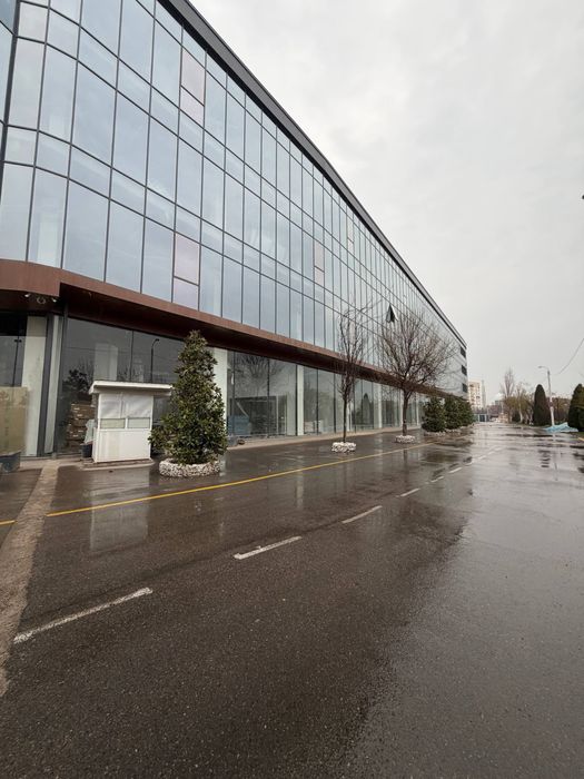 Хотира майдон Отдельно стоящее здание 35соток 23000кв.м срочно