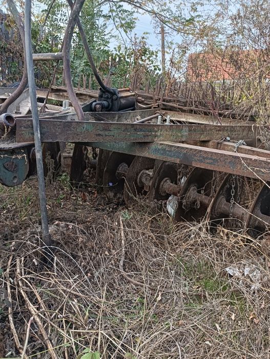Vând disc GD3,2 și semănătoare sup 29